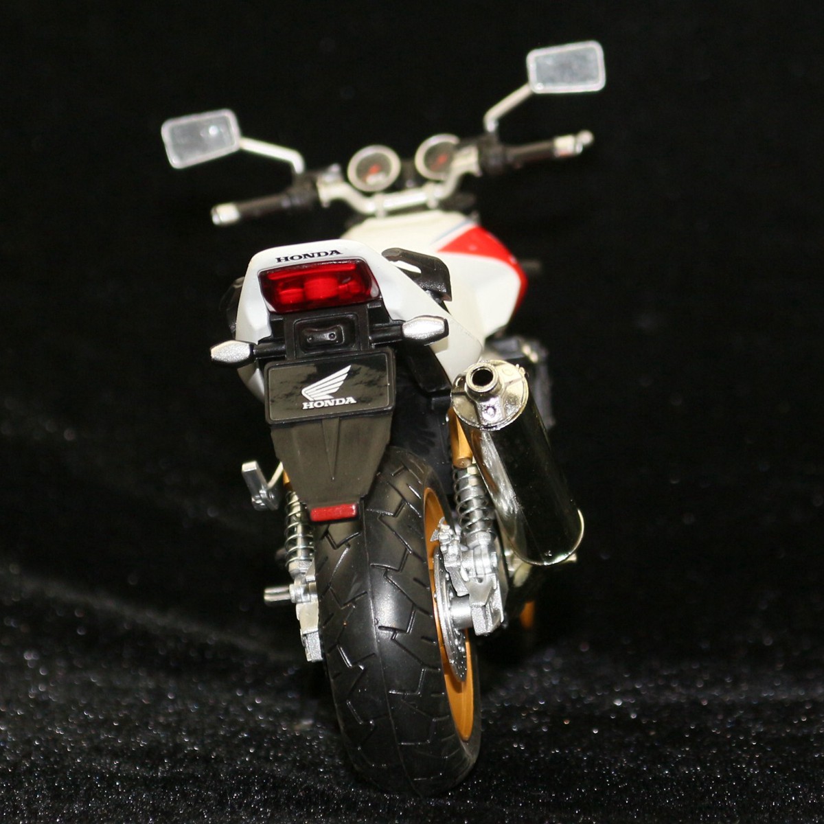 1/12 Honda CB1300SF motorfiets - Model Kit Aoshima recensie en prijs